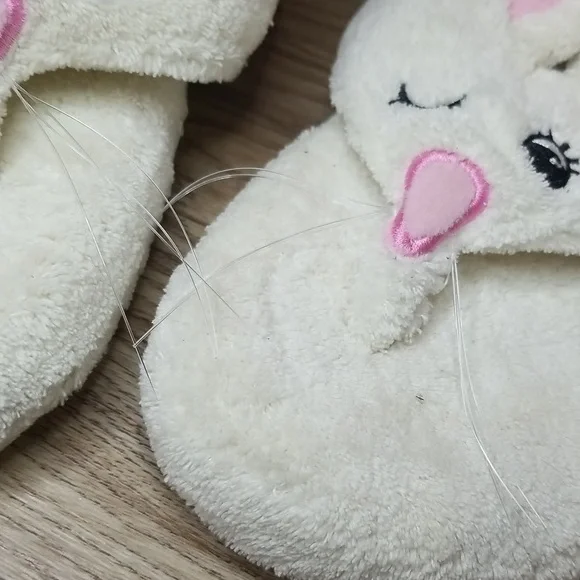 Runaway Rabbit Creations Plush Bunny Slippers Off White House Shoes Pink Black - Picture 9 of 9